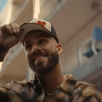 Que haces de Becky G y Manuel Turizo de que trata la canción.